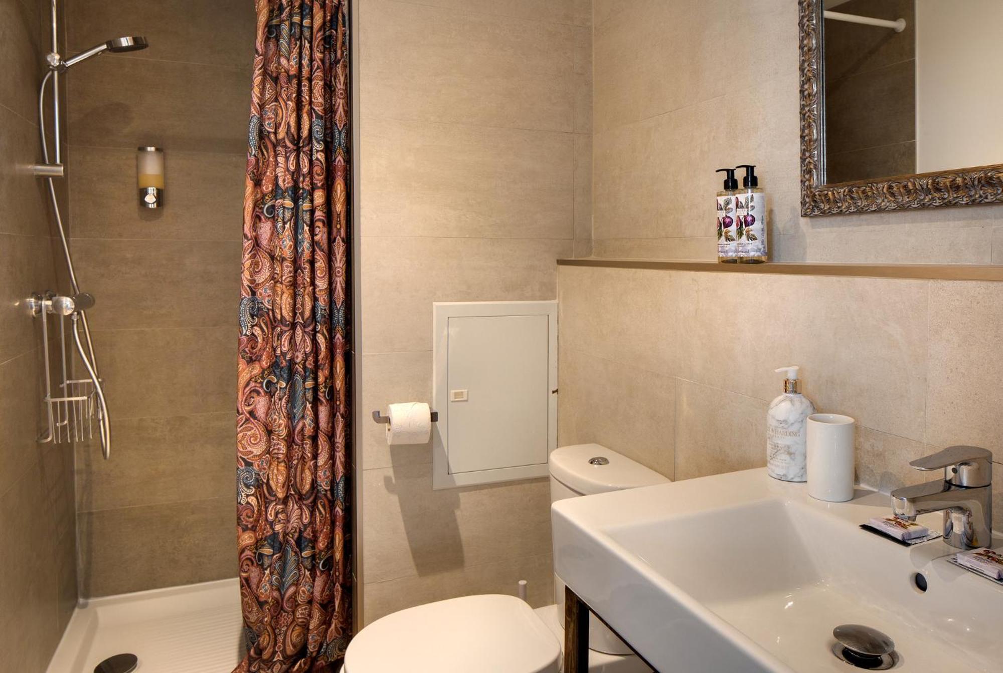 La Maison Des Augustins 4 Stars Spa Et Fitness Avignon Szoba fotó